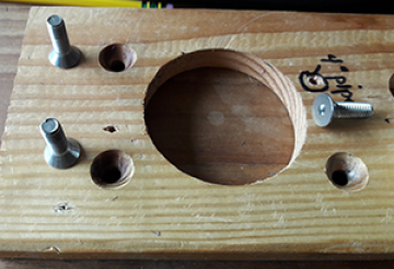 The circle or half-circle, router-based jig